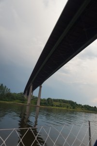 So sieht die NordOstseeBrücke also von unten aus