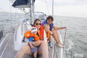 Das ist wirklich ein blauer Fleck auf meinem Bein. Segeln ist gefährlich